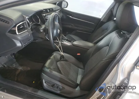 2018 Toyota Camry L z USA, uszkodzony, nr VIN 4T1B11HK3JU556908